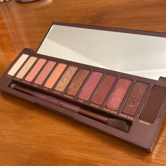 Naked Urban Decay Cherry Eye Pallet - Picture 6 of 8